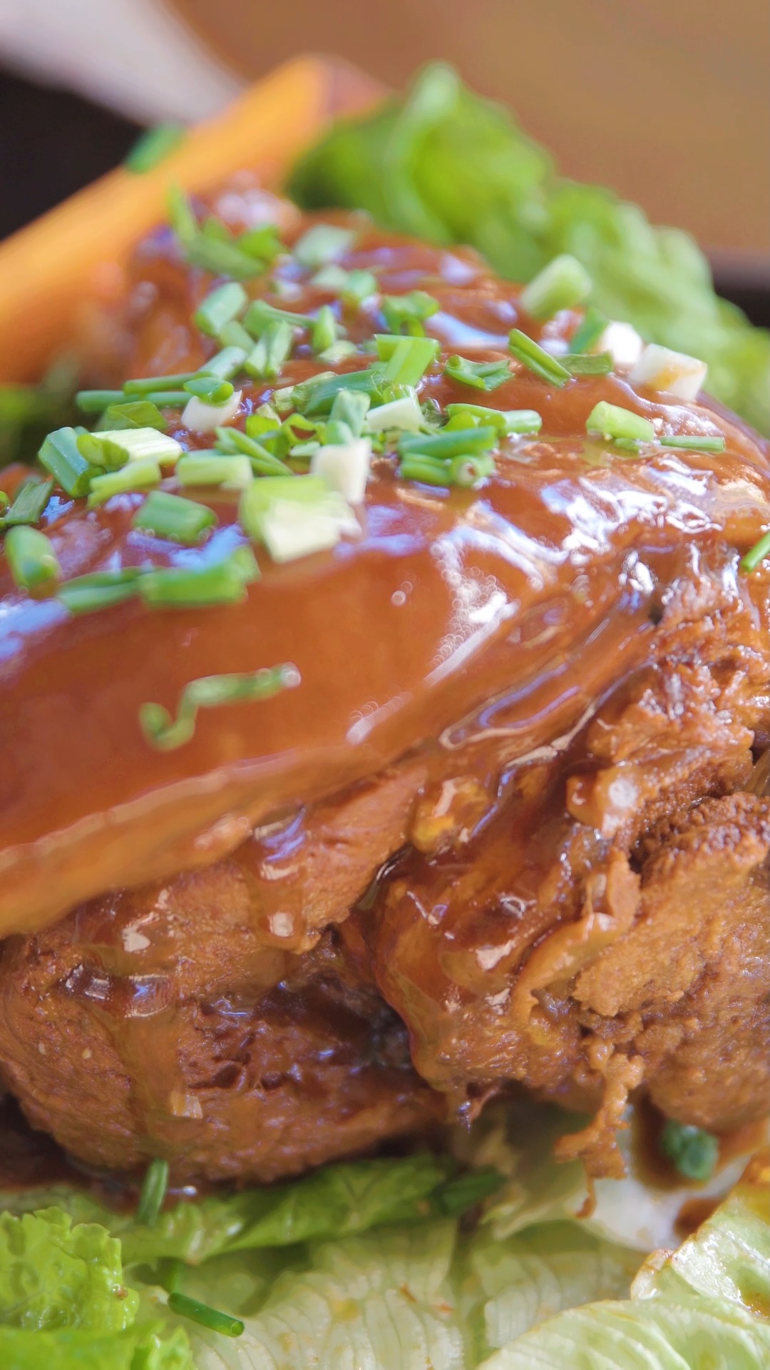 今天给阿爸阿妈做了一道"水晶虎皮肘子",算是解馋了-度小视