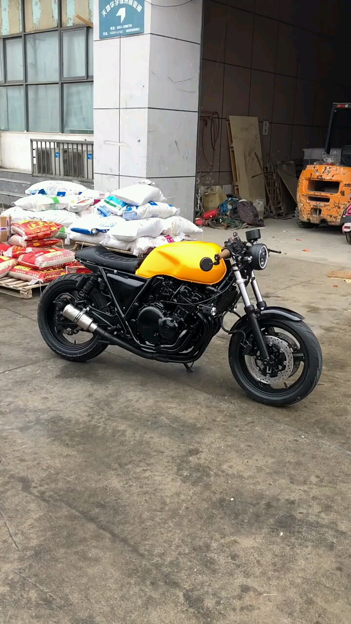 一代经典车型本田cb400改装复古