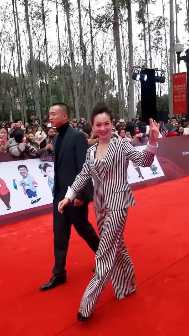 唐曾和钱洁到达啦还有谁呢