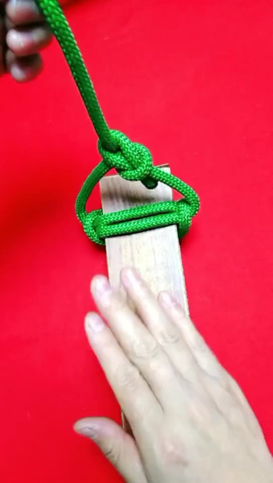 古代架板结,又称秋千结