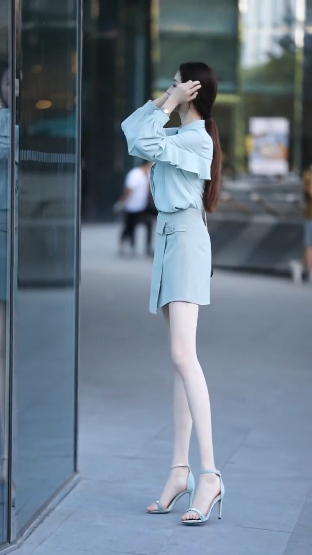 最美街拍#大长腿美女好漂亮,你们喜欢吗?