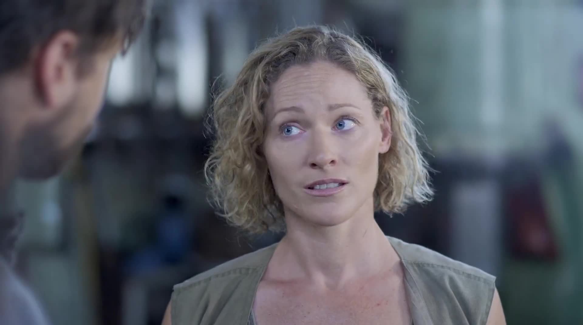 鲨鱼星球:40基地越来越危险,博士选择放手一搏,和鲨鱼展开搏斗