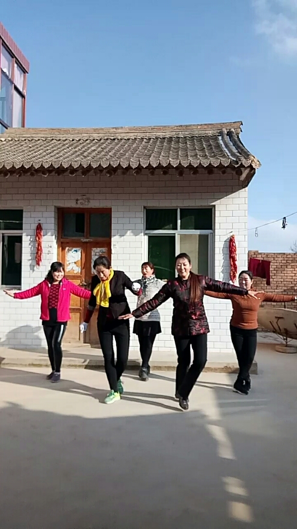 村花们跳舞真开心