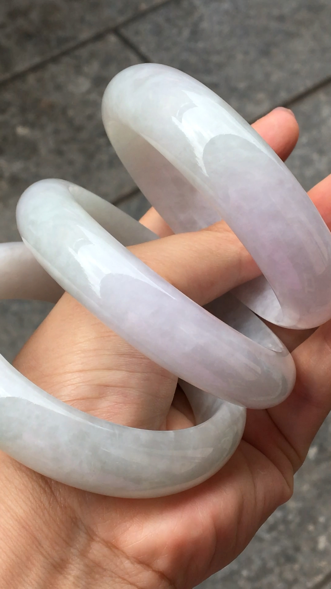 缅甸天然翡翠淡春彩手镯