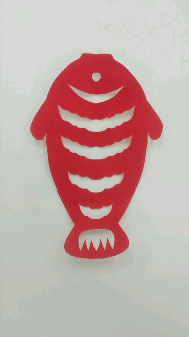 鱼的对称图形剪纸图片