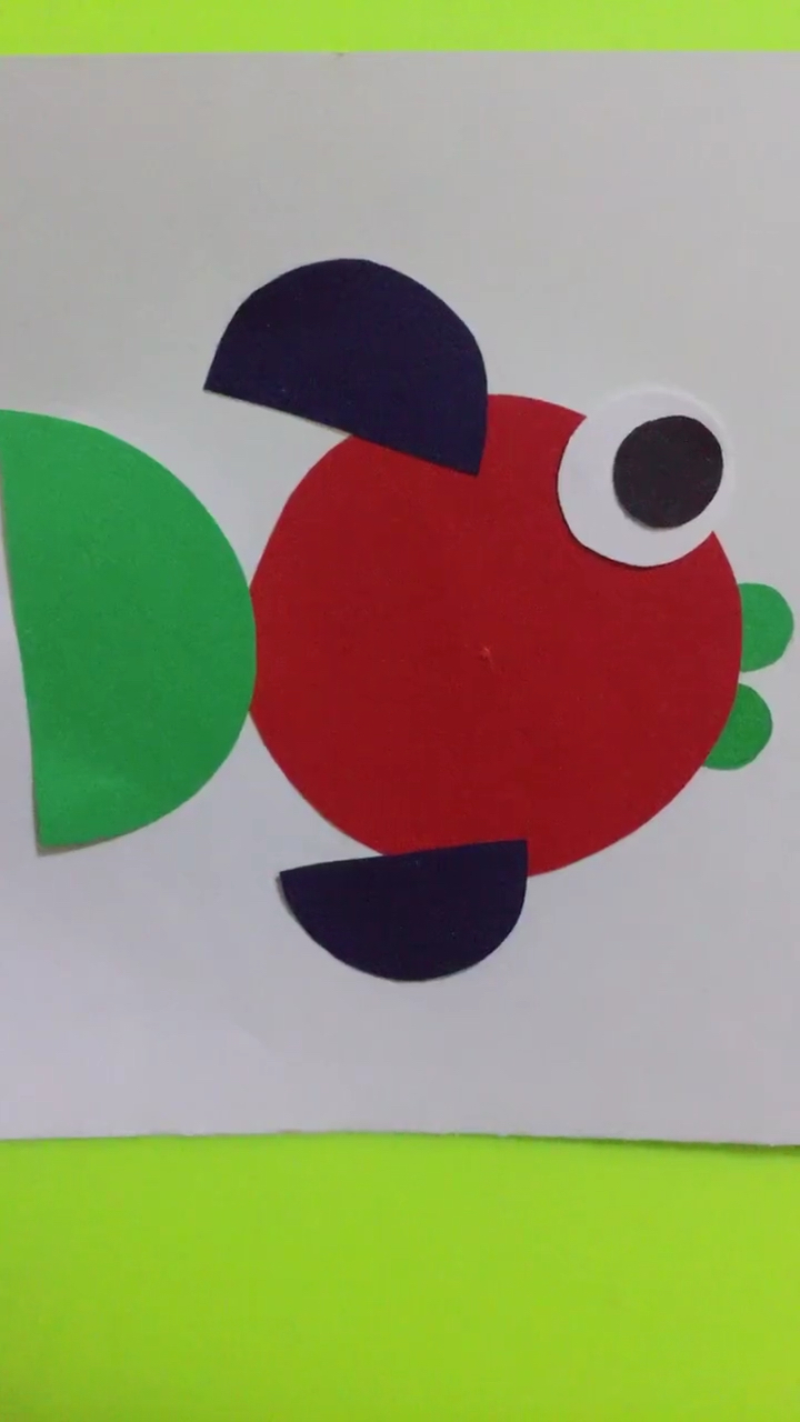 创意拼贴画可爱的小金鱼.