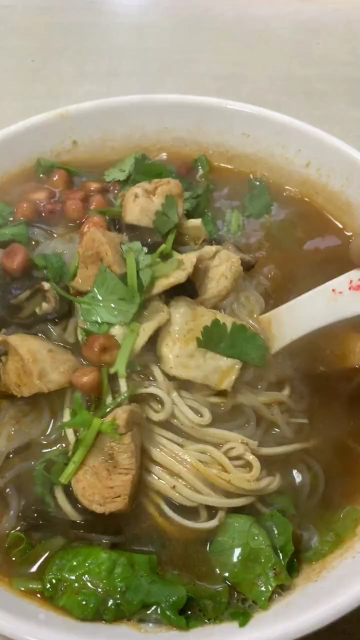 开封特色米线了,每次上火口腔溃疡都吃这个,第二天就好了