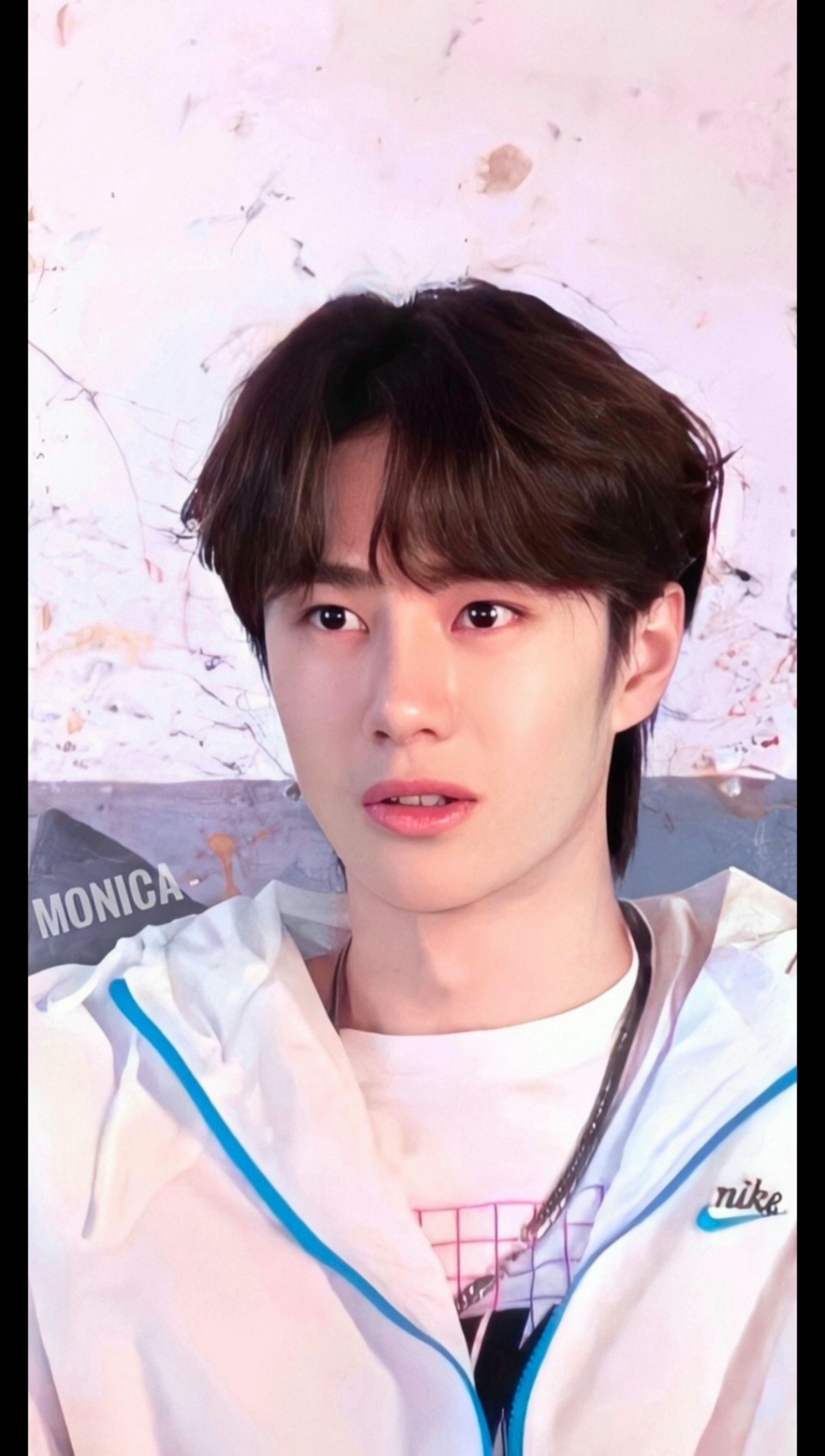 王一博的发型#想问问王逸铎老师一宝这发型灵感来源于摩托车头盔吗?