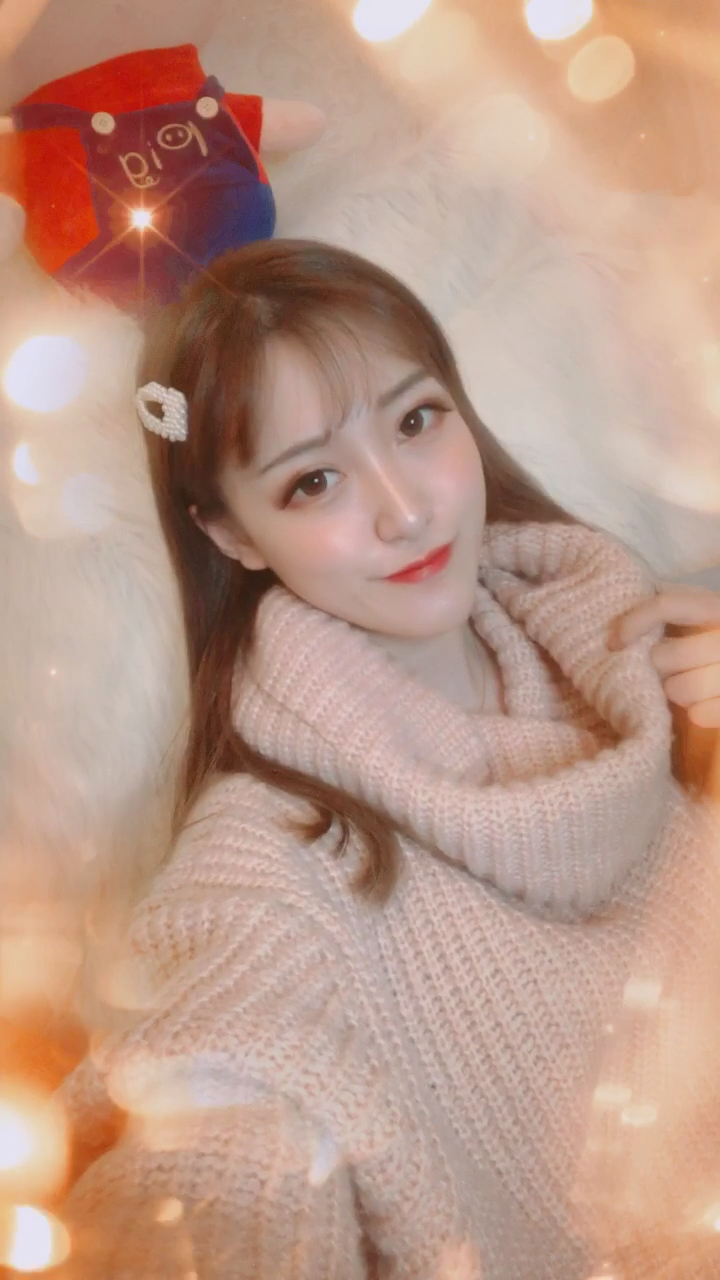 小脸蛋,粉嫩嫩.嘻嘻