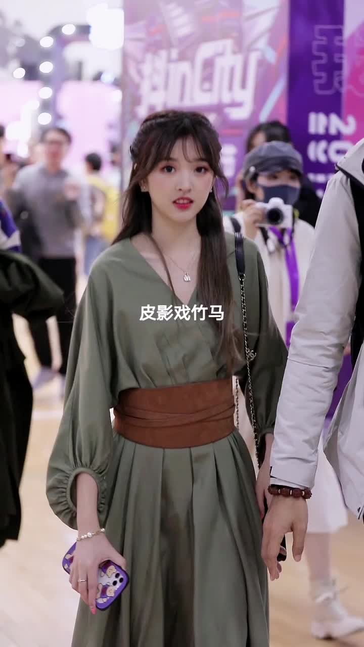 终于见到彭十六了,超喜欢这首《戏影》!