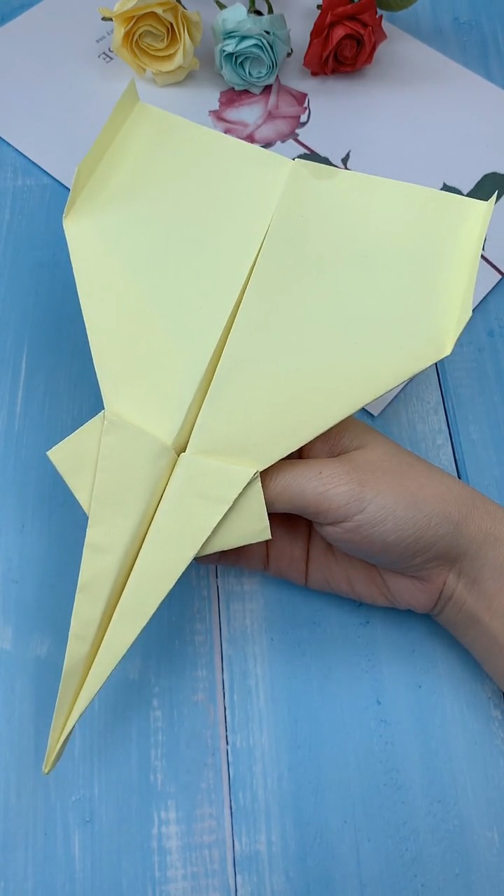 飞得又远又稳的简单鸭翼纸飞机
