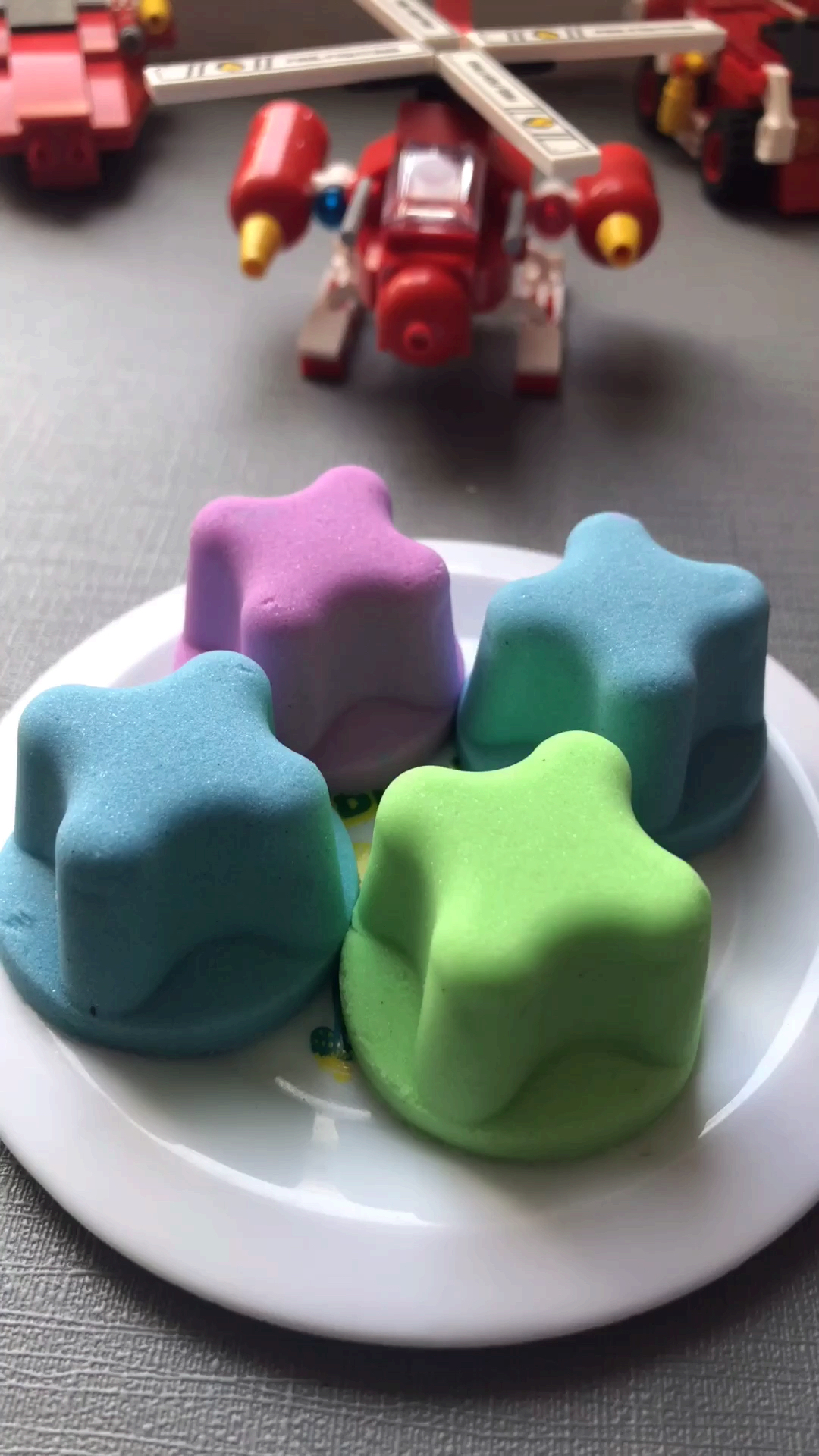 秀恩爱#请注意看题:绿色太空沙切了多少刀?