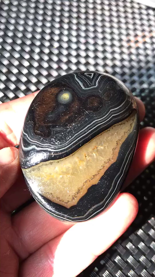 马达加斯加乌鸦皮冰彩玛瑙