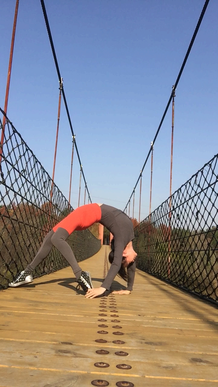 冬天的户外瑜伽