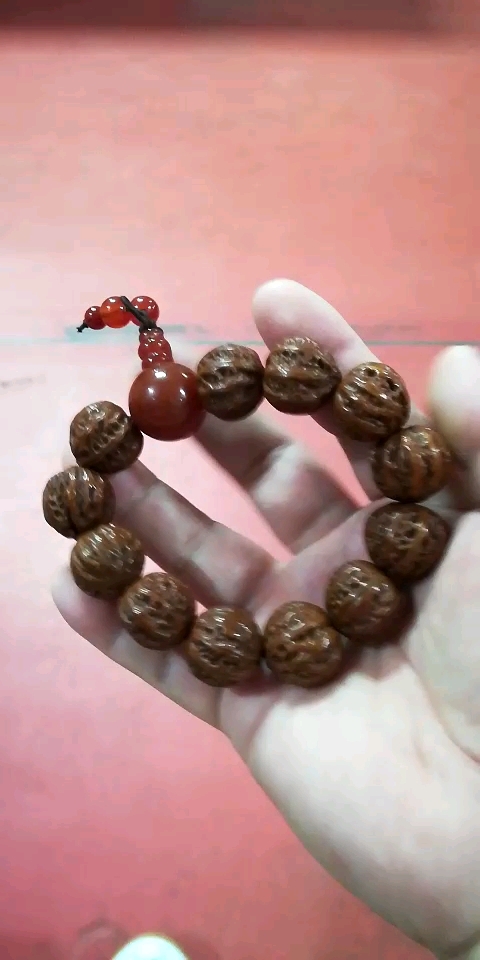 客户还图18的秋子手串