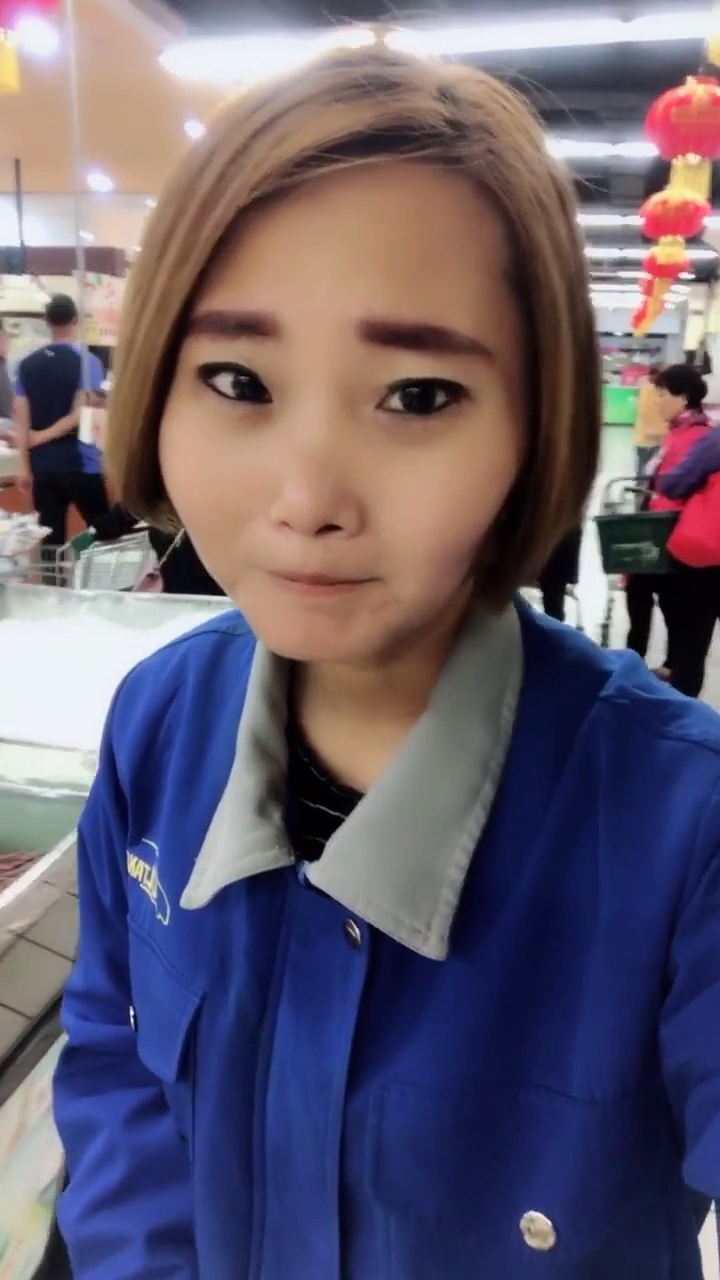 初来乍到请多关照,我是大连开出租车的90后的姐,关注我关注全民小视频