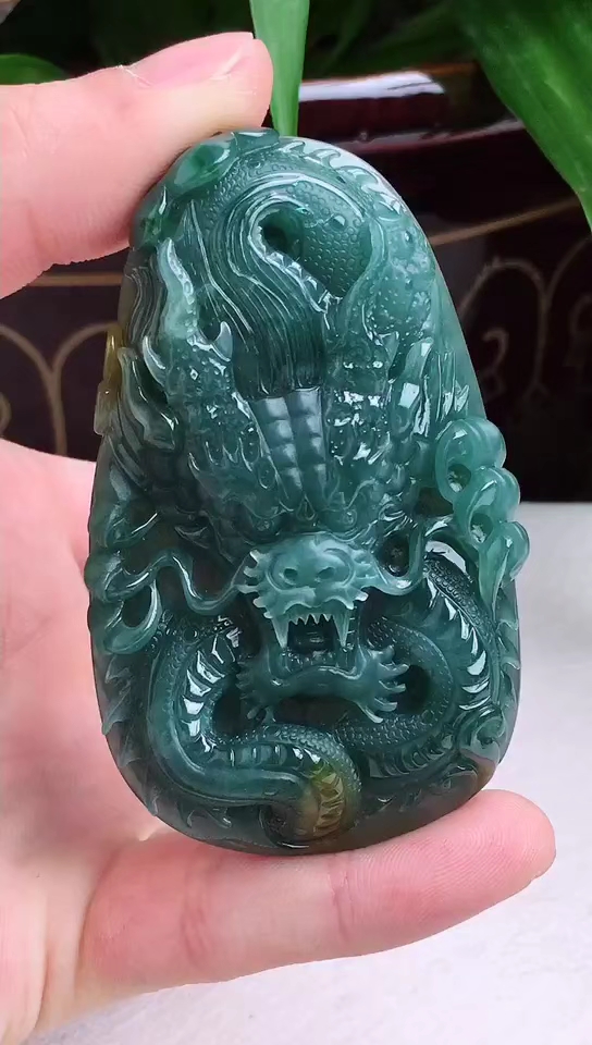 缅甸天然翡翠a货 精美水润 蓝水 冰种 种水好 老坑料 玉质细腻 大件厚