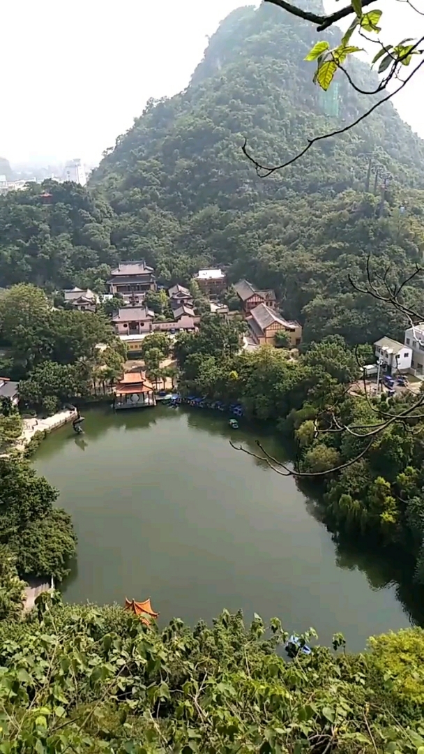 记柳州鱼峰山一 