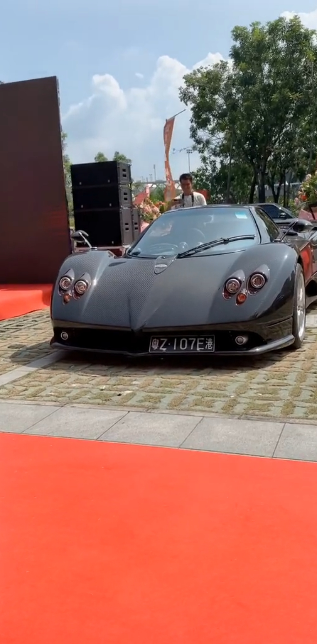 帕加尼zondaf 超跑届中的艺术品,满满的碳纤维!"碳"为观止!