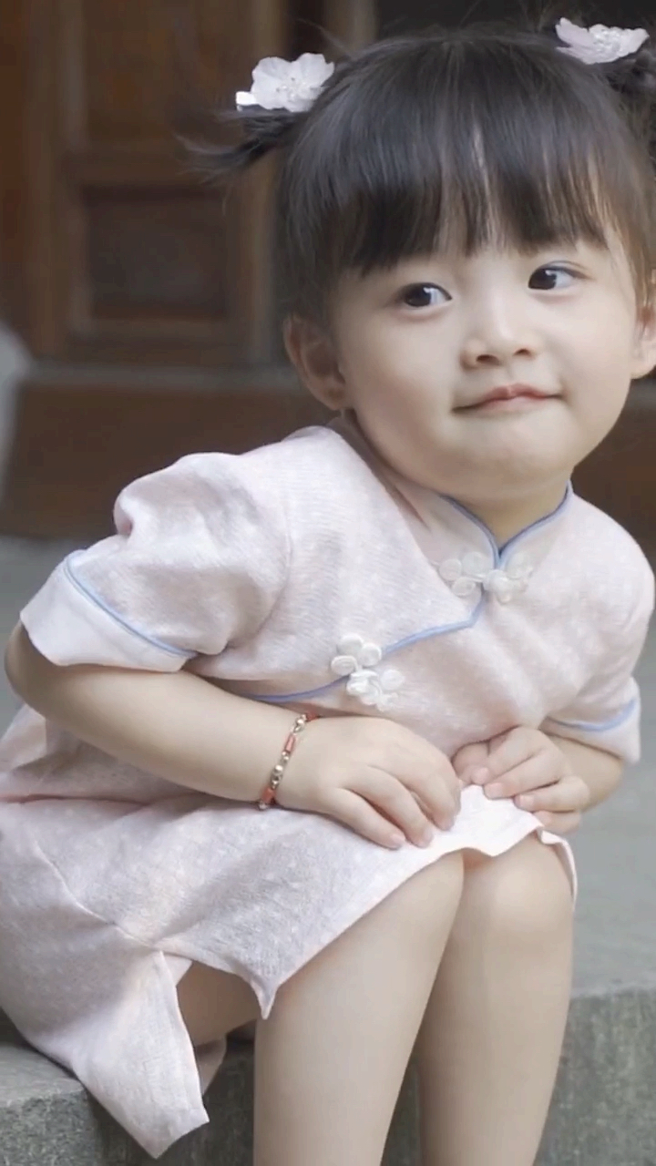 美丽新中国#这小女孩太可爱了吧!我的心都要化了