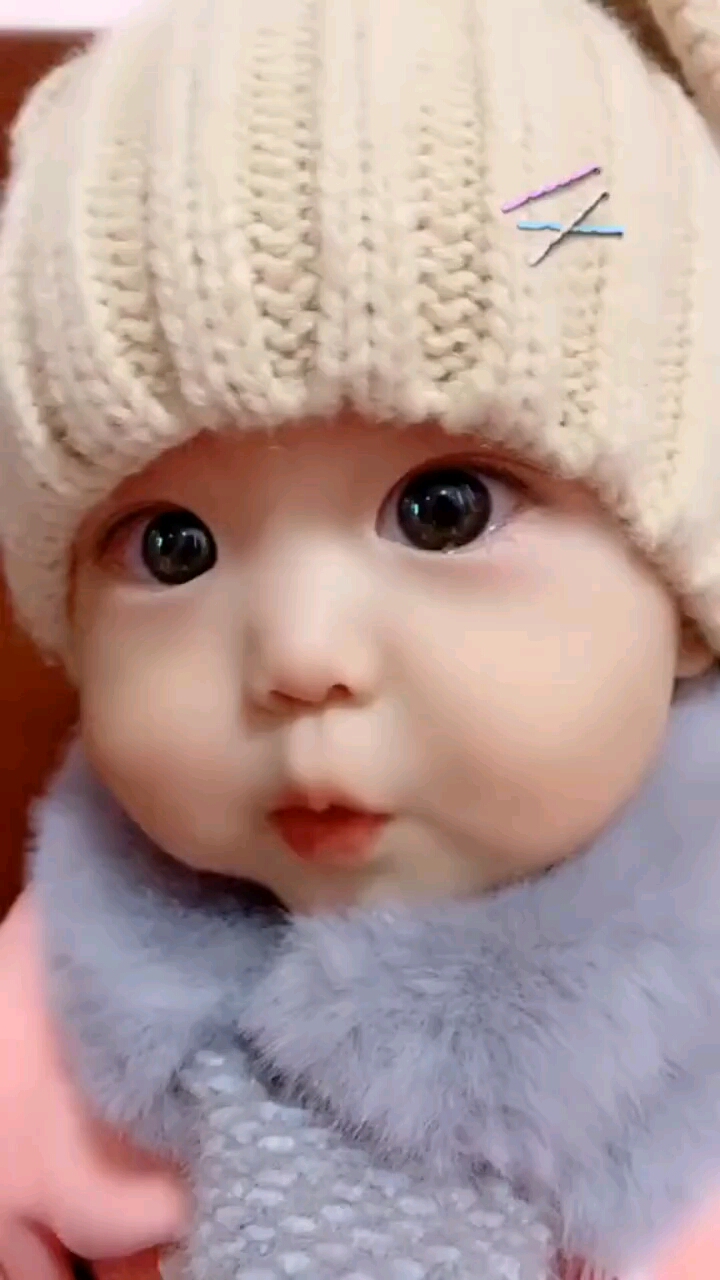 怀孕时吃了500斤葡萄,最大最黑的那种,不为别的,就想生个大眼睛宝宝