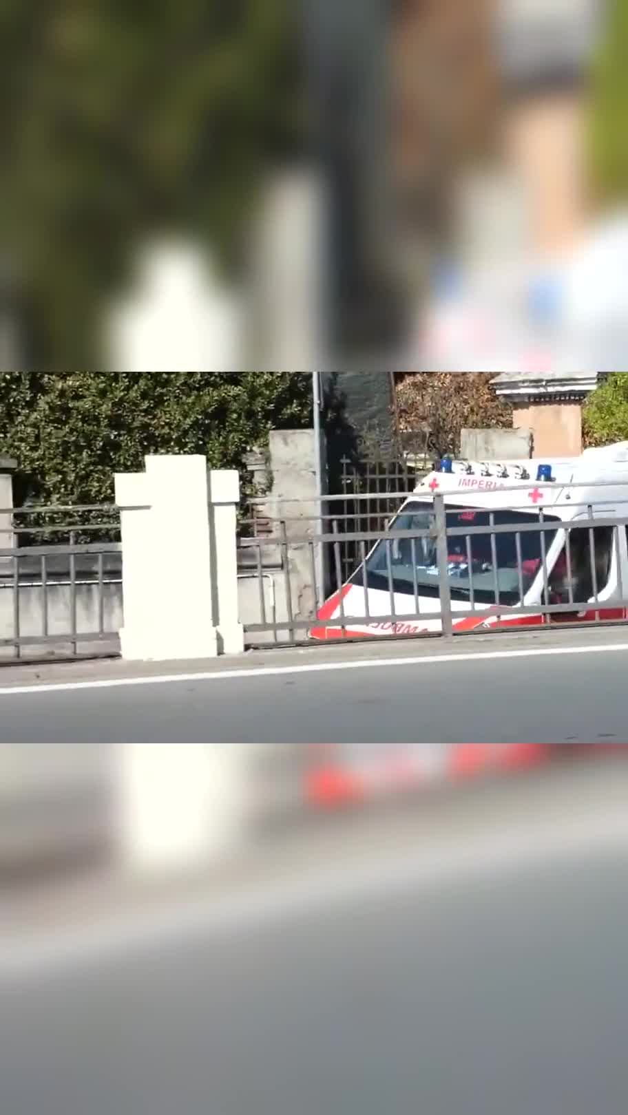 意大利雷诺救护车,使用的警笛声,绝对是全球最搞笑的让它逗死了!