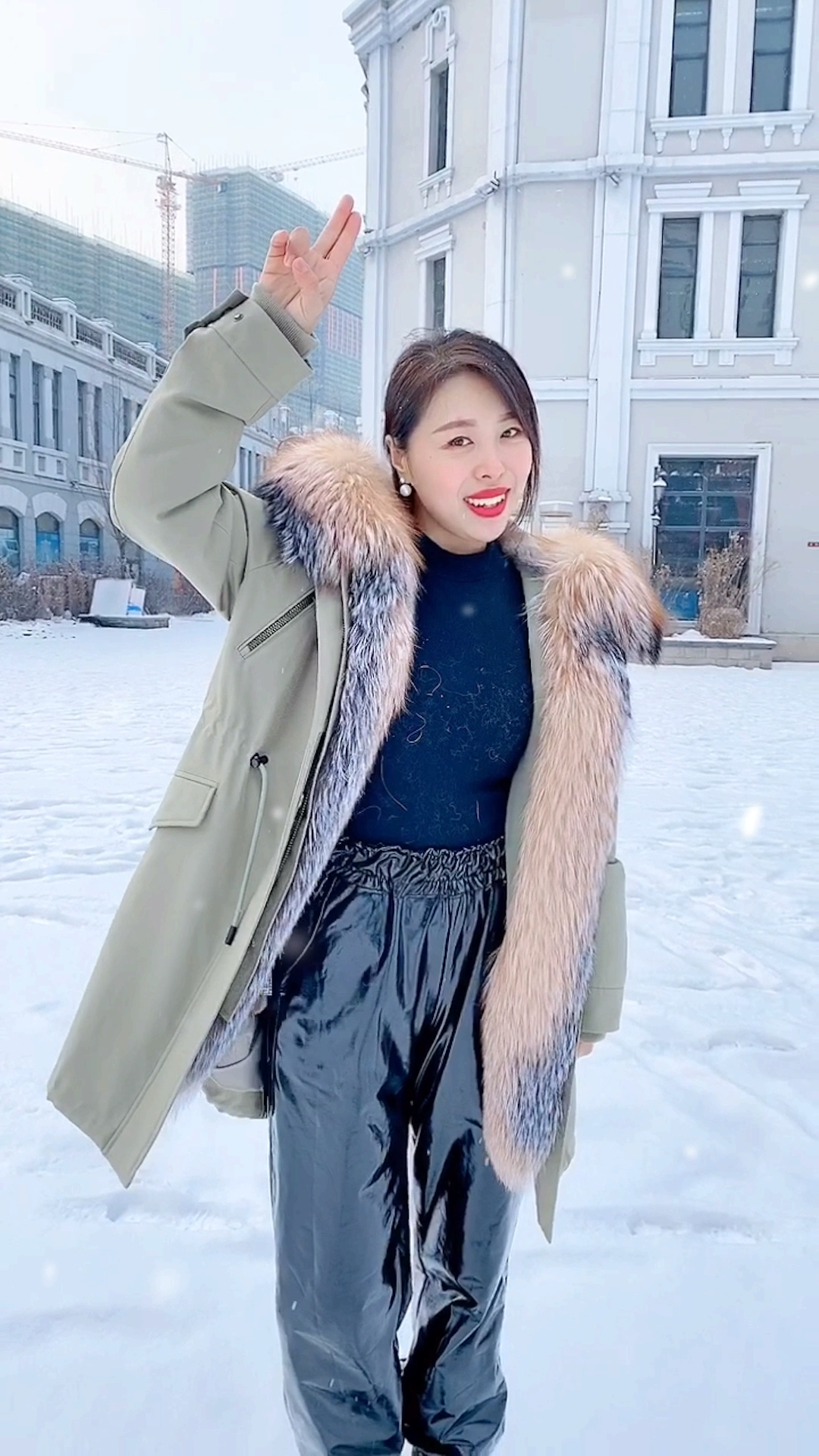 街拍美女#冬至快乐!#金夫人老潘皮草