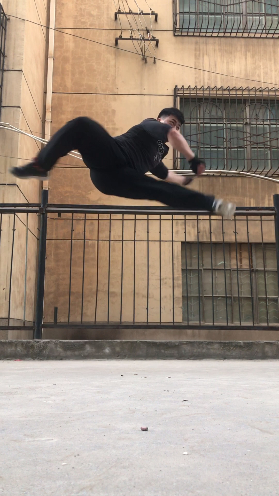 甄子丹经典腿法如何做?