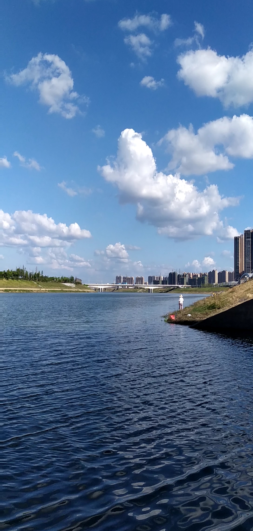 避暑好去处#河边风很大,舒服