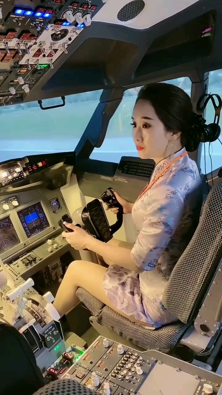 最美中国女机长图片