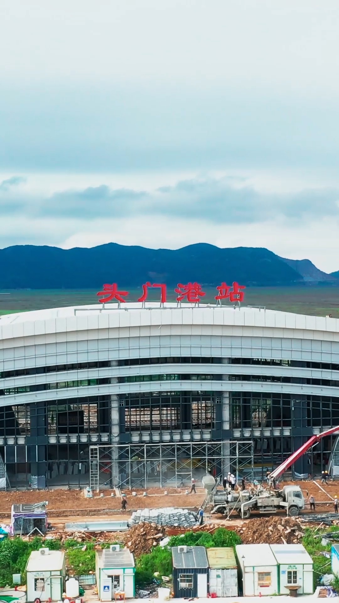 航拍中国第34集浙江临海头门港站台州最东端的火车站一个崭新的海边站