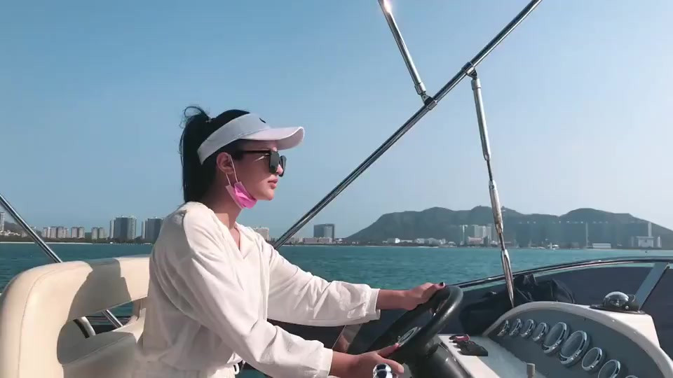 渣男开大g,小姐姐开宝马,这位小姐厉害了,你驾驭得了吗?