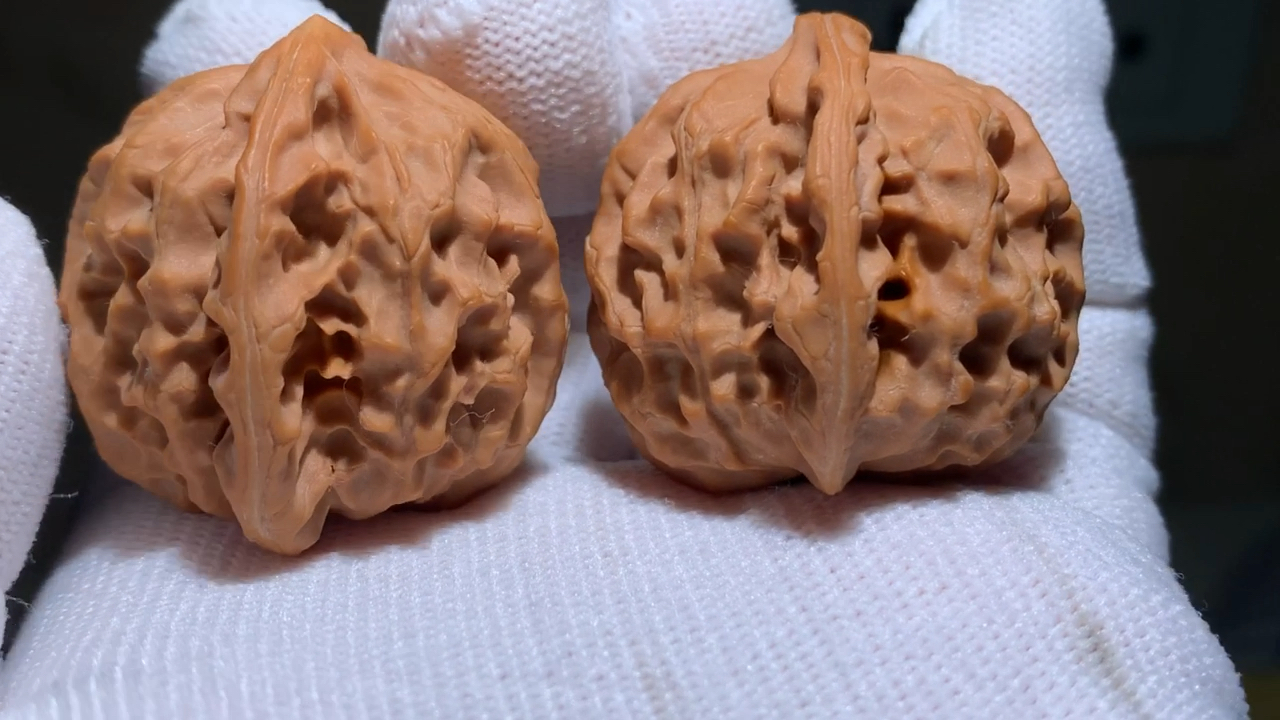 文玩核桃#龙鳞狮子头,顶级橘黄皮质