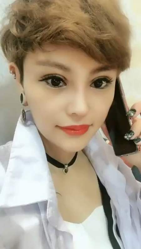 化妆的时候很漂亮,可是卸了妆就肿眼泡长相一般般了 回复 2 楣海阳4c