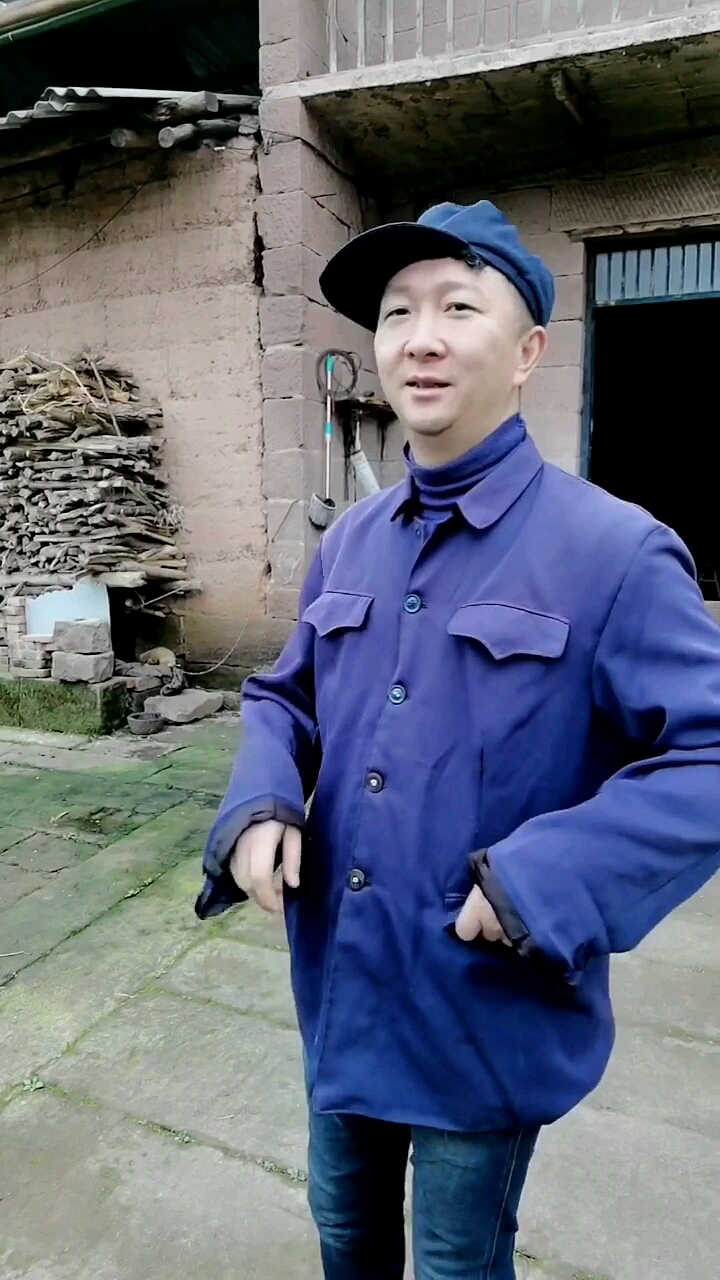 一天过官瘾看见自己婆娘就焉啦!这就是典型的重庆耙耳朵!