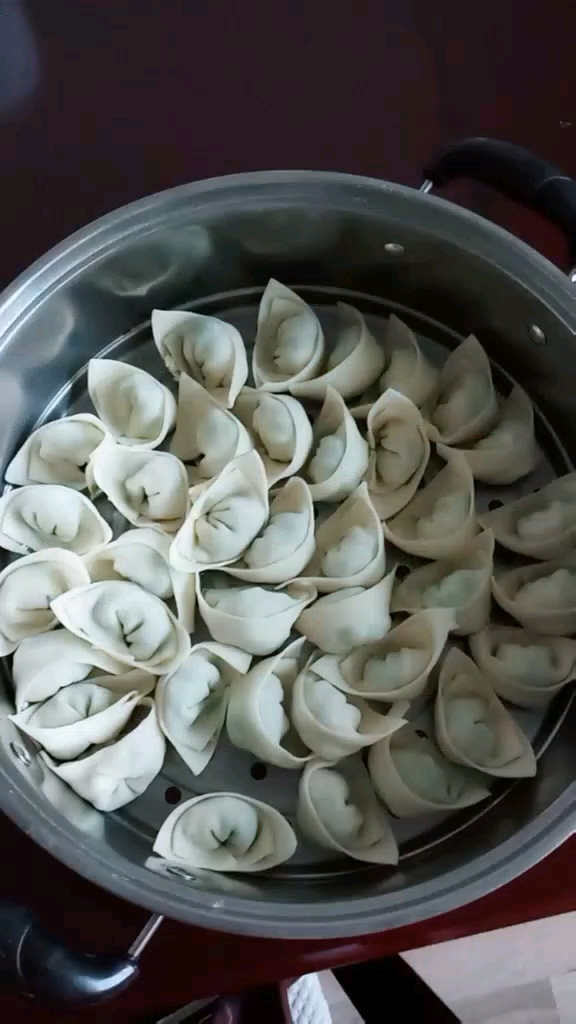 这是襄阳人包的元宝饺子,襄阳的顶起