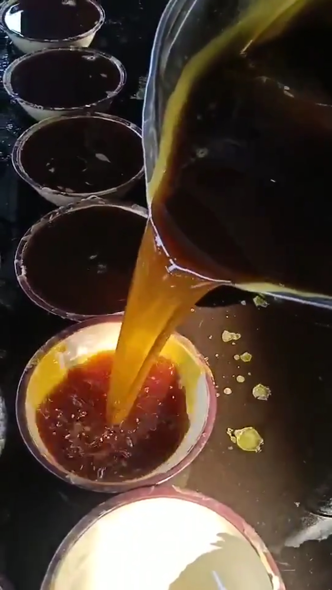 诱蜂蜡制作全过程