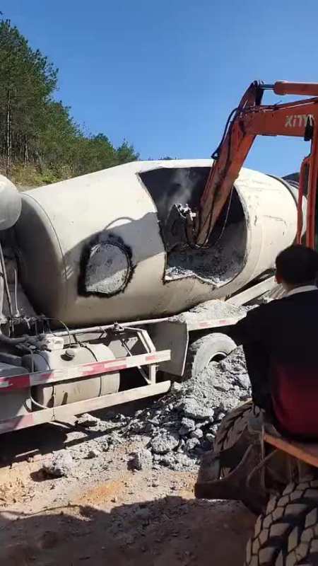 从东北往深圳拉混凝土,一卸货我懵了,来的时候明明好好的