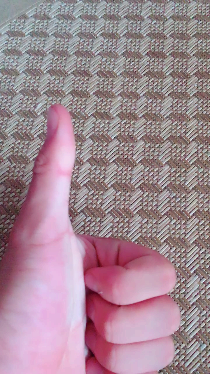 大拇指弯曲