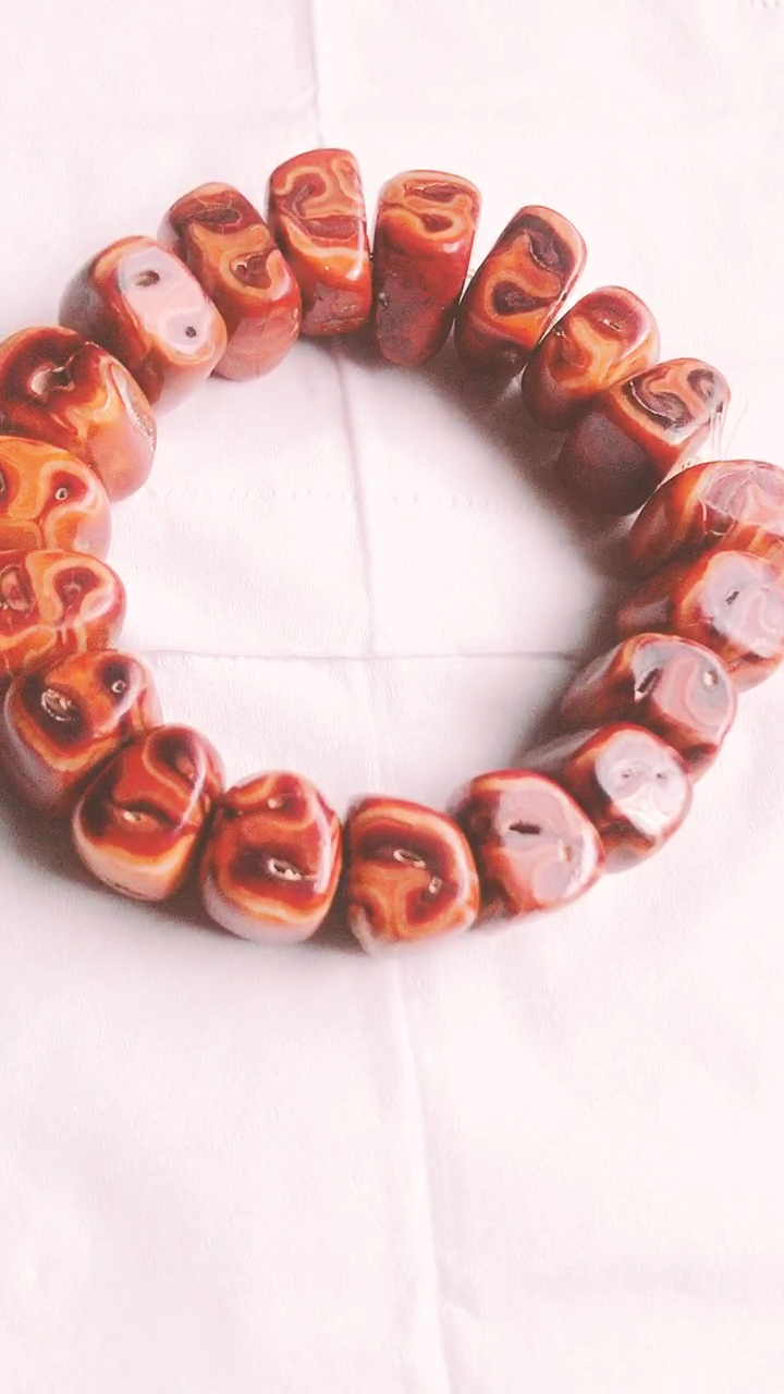 古老的虎齿化石手串,枫叶收藏