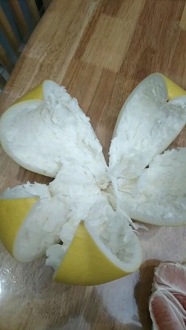 看我剥的柚子好不好看