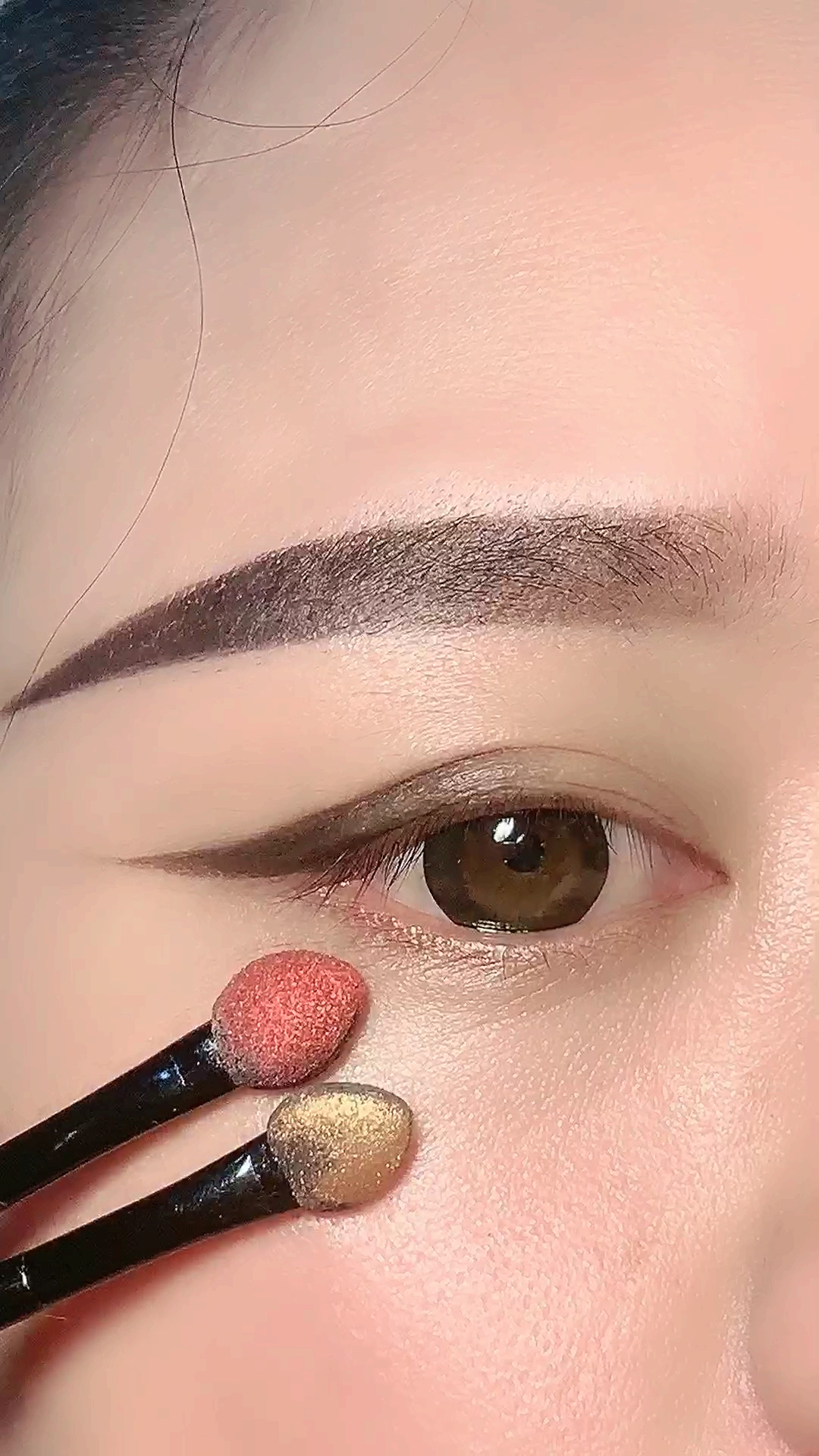 我要上热门#黑色眉笔眼影画出的厌世俗眼妆