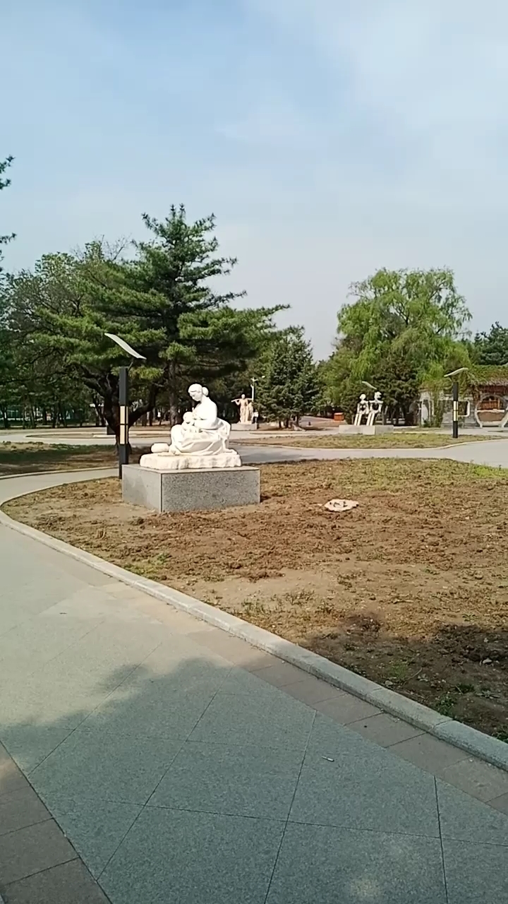 延吉公园的雕塑群