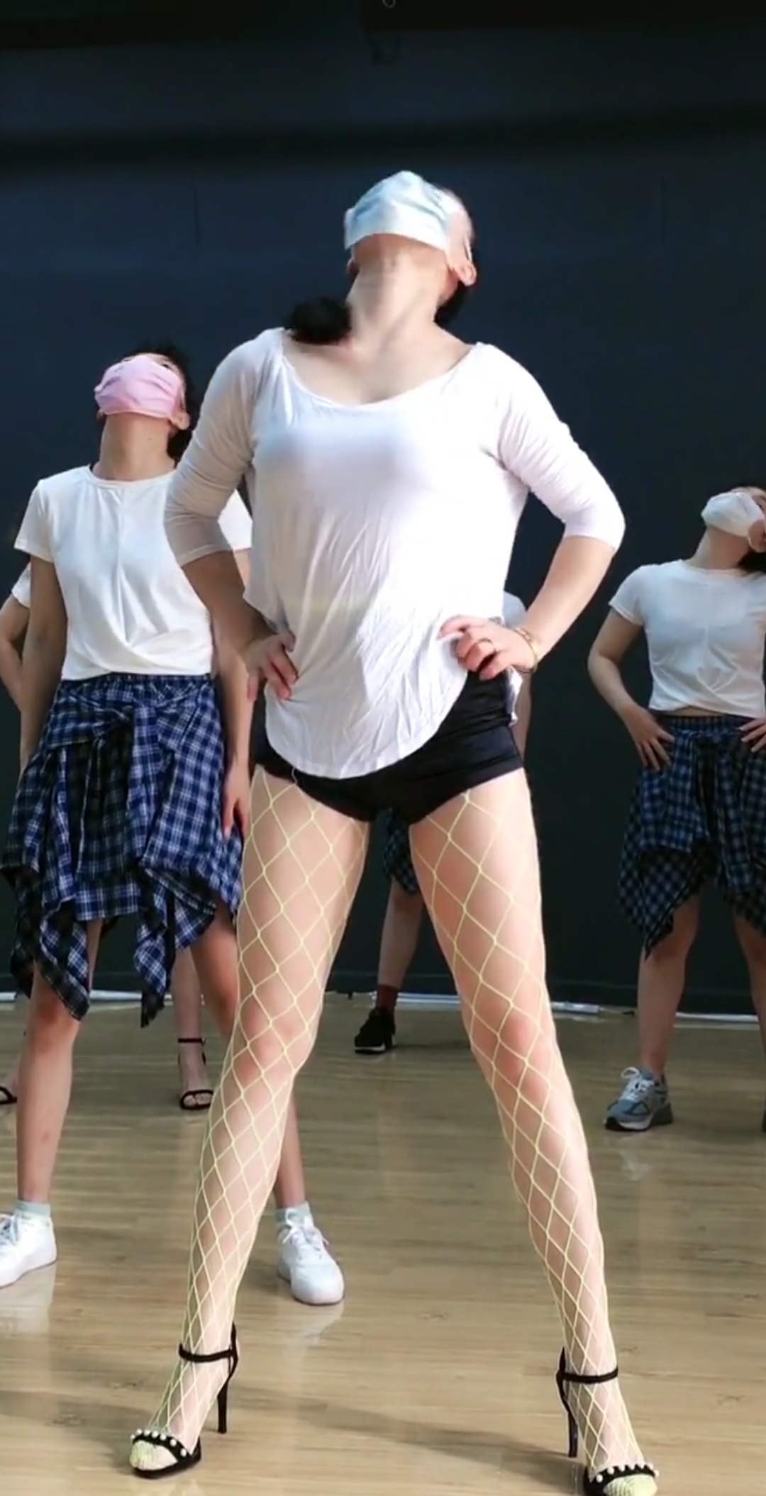 舞蹈candy老师#头部基本功 #课堂教学#感谢全民小助手#热门