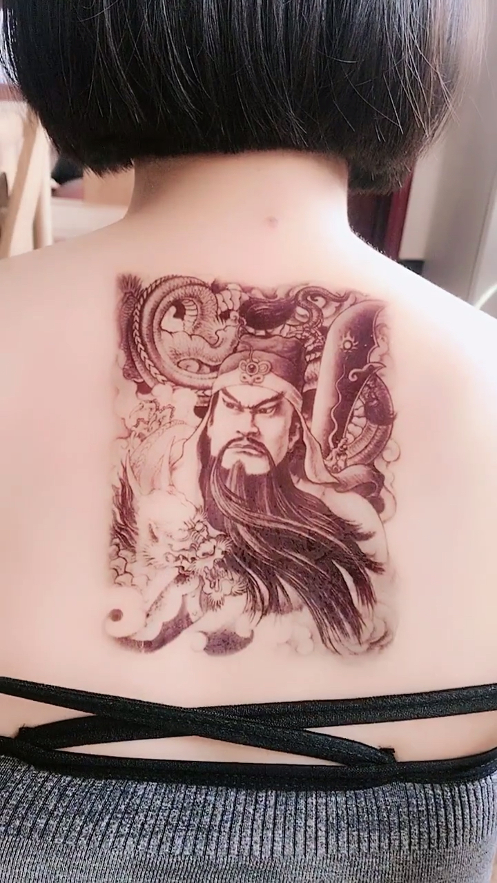 睁眼关公