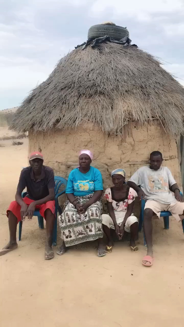 非洲一家人的合影