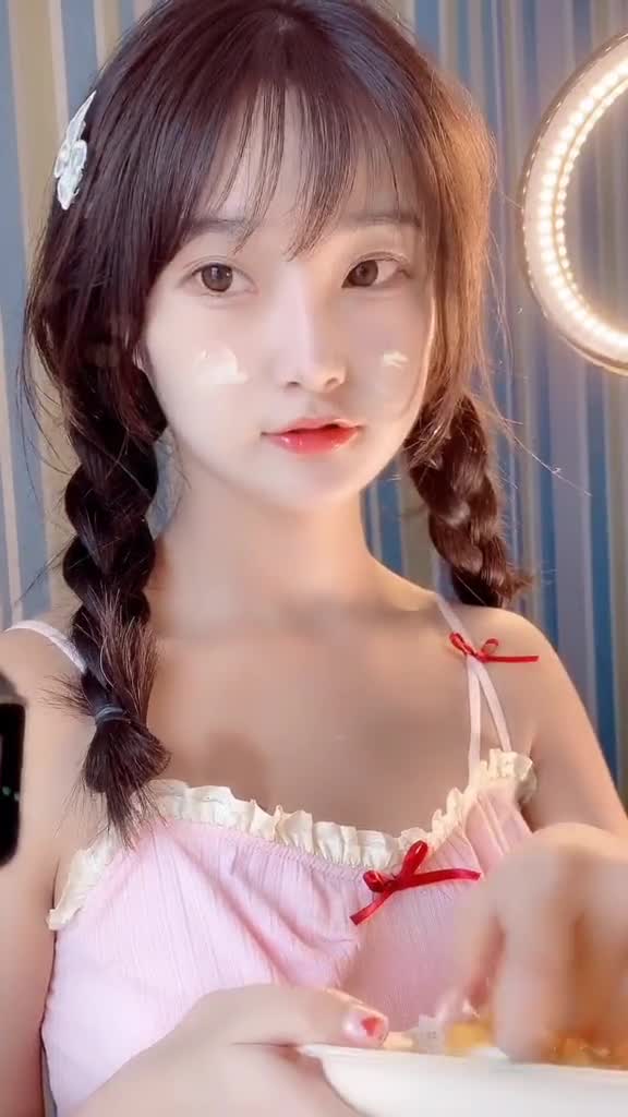 听说这是女生最喜欢的绿茶拍照方式应该就是这种女生讨厌男生喜欢的