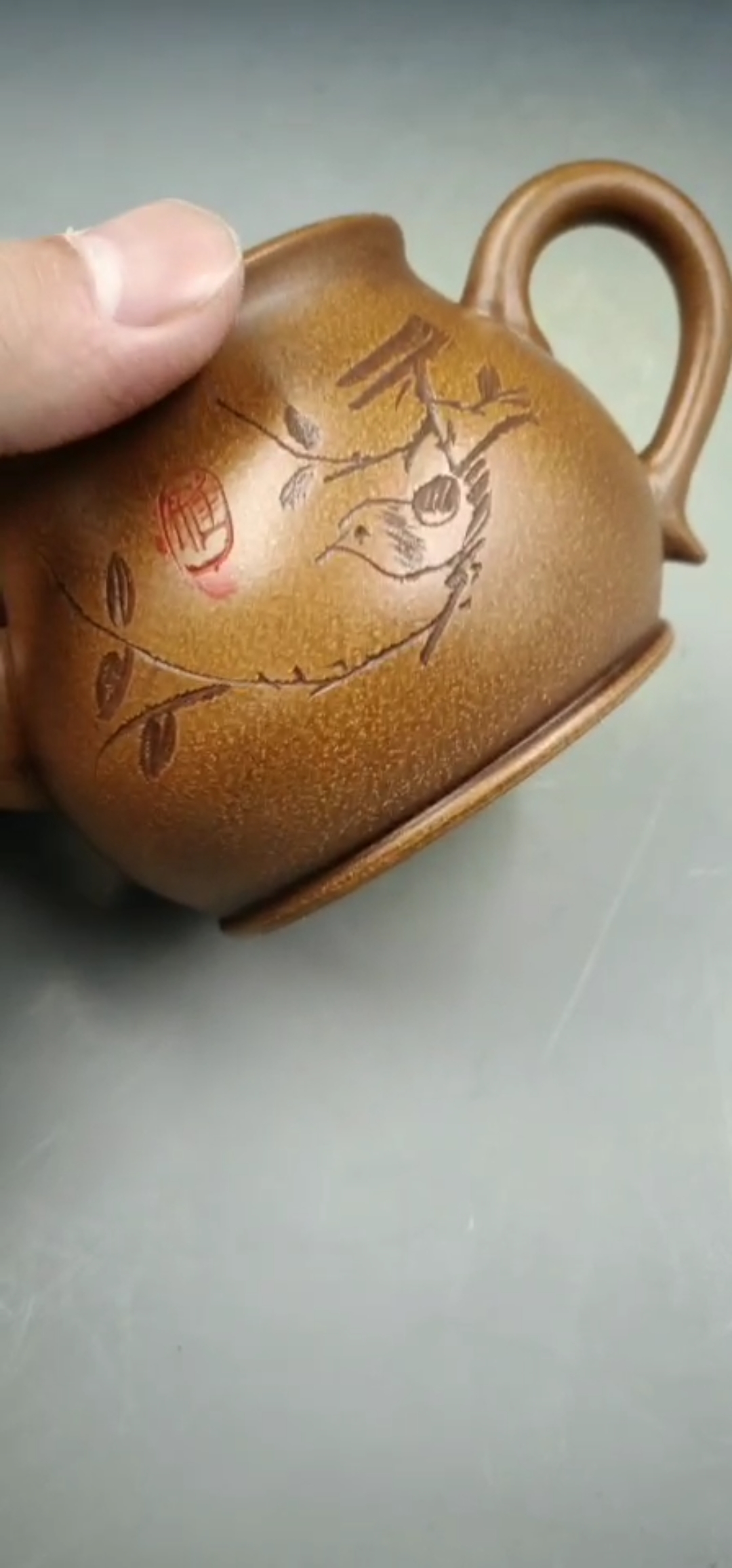 手绘花鸟紫砂茶壶