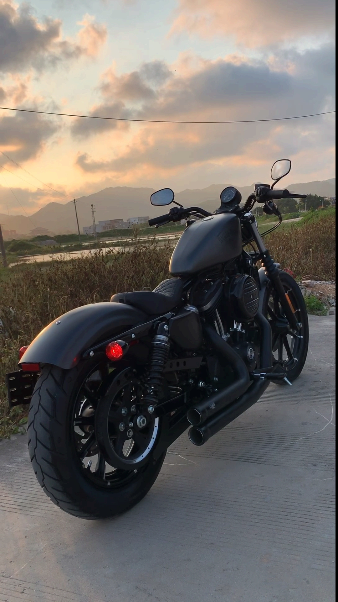 哈雷883眼镜蛇排气