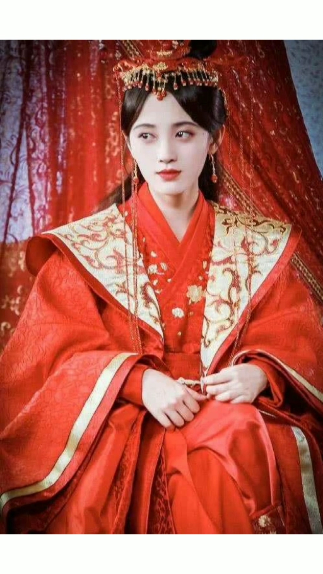 明星#同样是"古装红衣美女",扶摇惊艳,花千骨可爱,但都输给了她!